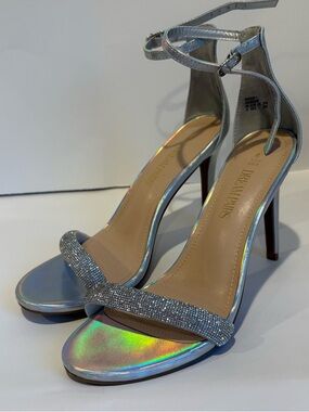Dream Pairs Karrie Holographic Silver Rhinestone Stiletto Heel Sz 9 never worn